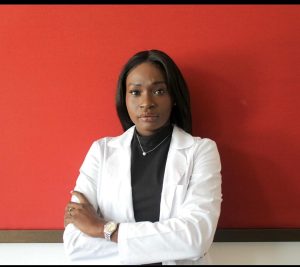 Julia Akot, docteur